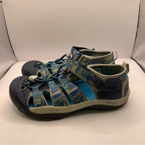 Keen Blue Pattern Washable Hiking Sandals, big boy SZ 3 hiking sandals - Picture 1 of 10